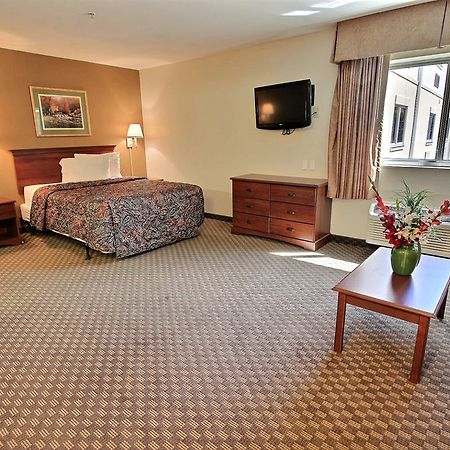 Crestwood Suites Of Newport News Extérieur photo